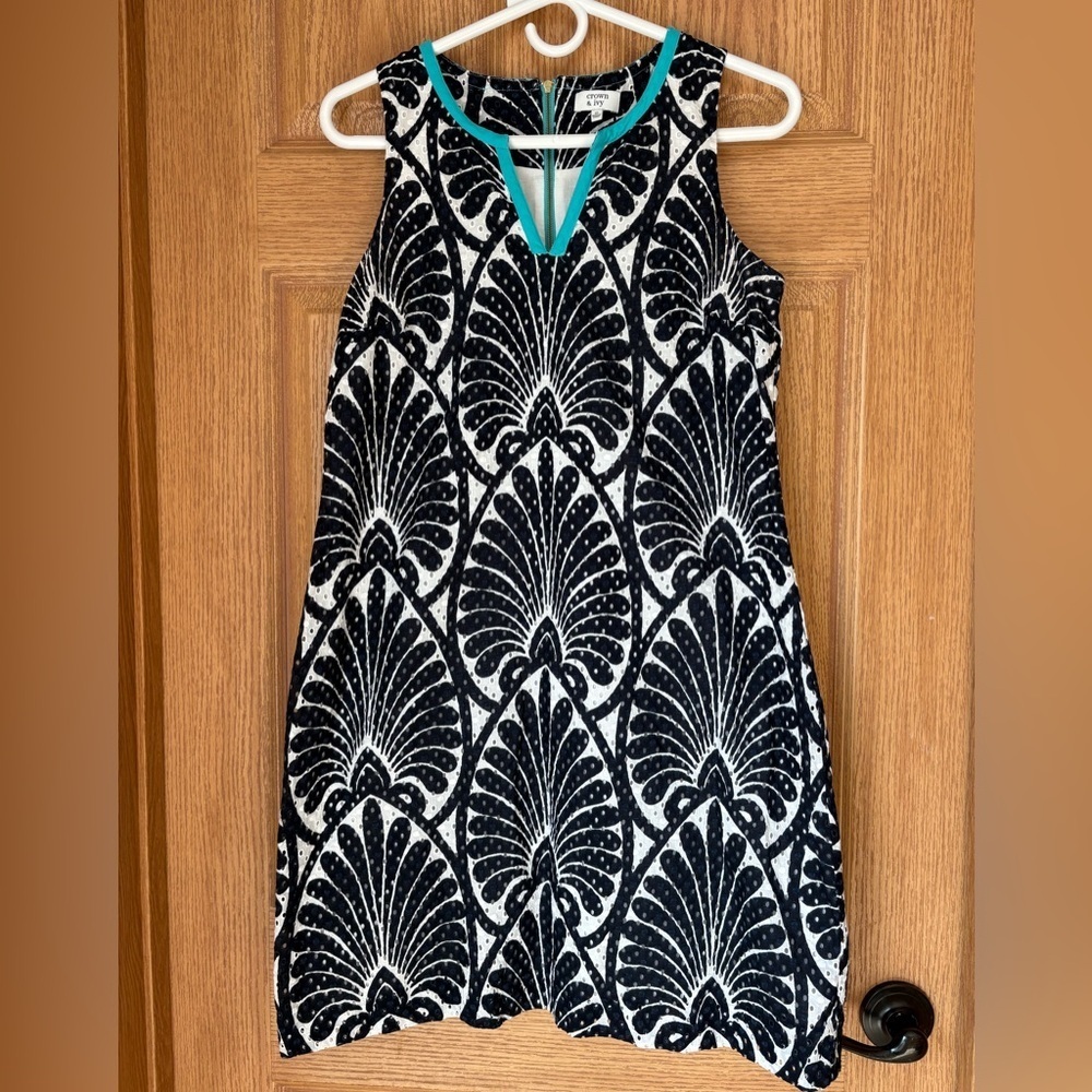 Crown & Ivy Women's Shift Dress Color Black White Teal Neck Eyelet wns 12